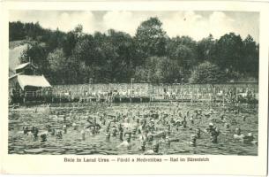 Szováta, Sovata; Baie in Lacul Ursu / Fürdőzés a Medve tóban, fürdőzők. Kiadja Schnitzer Artur Nr. 208. / Baden im Bärenteich / swimming in the lake, bathing people (EK)