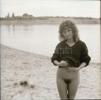 cca 1983 Menesdorfer Lajos (1941-2005) budapesti fotóművész hagyatékából 7 db vintage negatív, szoli...