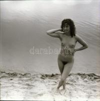 cca 1986 Menesdorfer Lajos (1941-2005) budapesti fotóművész hagyatékából 8 db vintage negatív, szoli...