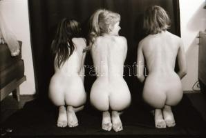 cca 1972 Esős vasárnapokon kellemes időtöltés, szolidan erotikus felvételek, 24 db vintage negatív, ...