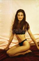 cca 1989 Fotómodell válogatás fehérneműben és anélkül, szolidan erotikus felvételek, 53 db vintage n...