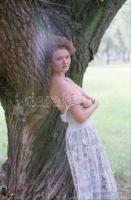 cca 1989 Fotómodell válogatás fehérneműben és anélkül, szolidan erotikus felvételek, 53 db vintage n...