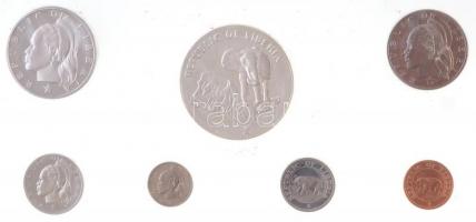 Libéria 1974. 1c-5$ (7xklf) forgalmi sor dísztokban, benne 1974. 5$ Ag Elefánt T:1 (eredetileg PP) Liberia 1974. 1 Cent - 5 Dollar (7xdiff) coin set in original case, including 1974. 5 Dollars Ag Elephant C:UNC (originally PP)