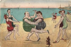 56 db régi motívumlap: üdvözlőlapok, ünnepek, színészek, hölgyek, folklór, stb. / 56 pre-1945 motive...