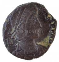 Római Birodalom / Heraclea / II. Constantius 351-355. AE3 (4,7g) T:2- Roman Empire / Heraclea / Constantius II 351-355. AE3 [D N CONSTAN]-TIVS P F AVG - Delta / [FEL TEMP RE-PARATIO] - S - SMHA (4,7g) C:VF RIC VIII 88.