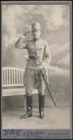 cca 1914-1918 Szalutáló katona műtermi fotója, Dunky fivérek kolozsvári műterméből, 20×11 cm