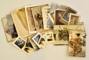 cca 1900-1950 Vegyes fotó tétel, 27 db, közte keményhátú fotók, változó állapotban, 4x5 cm és 13x18 cm.