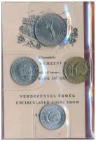 1982. 2f-10Ft (9xklf) forgalmi sor sötétbordó műbőrtokban T:1