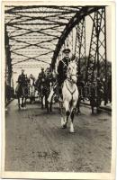 1938 Komárom, Komárno; bevonulás, Horthy Miklós fehér lovon / entry of the Hungarian troops, Horthy on white horse