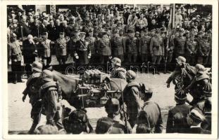 1940 Szatmárnémeti, Satu Mare; bevonulás, Horthy Miklós és vezérkara a díszszemlén / entry of the Hungarian troops, Horthy with the general staff at the parade + 1940 Szatmárnémeti visszatért So. Stpl.