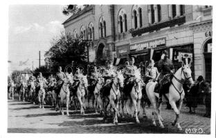 1940 Dés, Dej; bevonulás, üzletek / entry of the Hungarian troops, shops