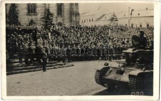 1940 Kolozsvár, Cluj; bevonulás, Horthy Miklós, harckocsi / entry of the Hungarian troops, Horthy, tank (EK)
