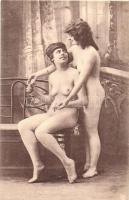 8 db régi erotikus képeslap hölgyekkel / 8 pre-1945 erotic postcards with lesbian nude ladies