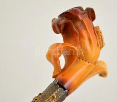 cca 1900 Virág alakú díszes tajtékpipa címerrel, fém szerelékes szárral, apró kopásokkal, saját, sér...