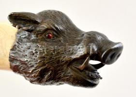 cca 1900 Nagyméretű díszes elefántcsont levélbontó, szintetikus rubin berakásos, vaddisznófej alakú ...