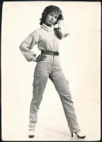 cca 1960-1940 Divatfotók, 4 db, 23,5×16,5 cm