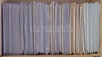 Egy doboznyi főleg RÉGI művészlap / A box of mostly pre-1945 art motive postcards