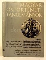 Bartha - Czeglédy - Róna-Tas (szerk.): Magyar őstörténeti tanulmányok. Bp., 1977, Akadémiai Kiadó. Kiadói egészvászon kötés, papír védőborítóval, jó állapotban.