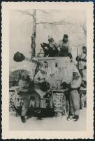 cca 1938-1945 Német páncélosok, fotó, 10×7 cm