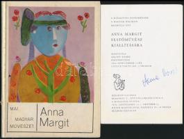 S. Nagy Katalin: Anna Margit. Mai Magyar Művészet. Bp.,1971, Képzőművészeti Alap. Kiadói kartonált papírkötés. A művész, Anna Margit (1913-1991) által dedikált.+1974 Anna Margit festőművész kiállítási meghívója. Megjelent 1000 példányban. A művész által aláírt.