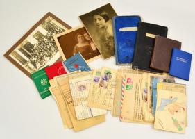 Vegyes papírrégiség tétel: régi fotók (Rákosfalva, Rozgonyi), I-II. vh-s tábori posta, képeslapok, l...