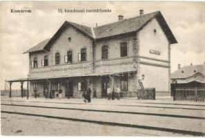 Komárom, Komárno; Újkomáromi vasútállomás / railway station (apró lyuk / pinhole)