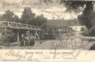 1913 Rőtfalva, Rőt, Röth, Rattersdorf; fa híd, mosóasszonyok a pataknál kosárral a fejükön / wooden bridge, washerwomen with baskets on their heads / Holzbrücke, Wäscherinnen mit Körben auf dem Kopf (megerősített sarkak / restored corners)