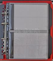 Gyűrűs érmetartó album, öt darab kettes osztású berakólappal, férőhellyel összesen 60 érme számára. ...