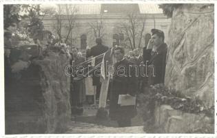 1940 Nagyszalonta, Salonta; Országzászló avatás, tisztelgés a hősök előtt / Hungarian Flag inauguration, saluting in front of the heroes. Zsák Jenő Jászberényi photo