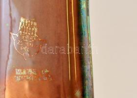 Zsolnay tyúkot etető kislány, jelzett, eozin mázas, m:10 cm, h:10 cm