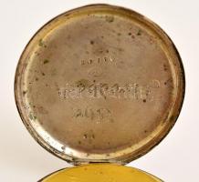 Ezüsttokos mechanikus, kulcsos zsebóra városképes jelenettel. Felhúzó kulccsal. Számlapon hajszálrep...