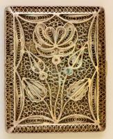 Áttört fém szelence, gazdagon díszített.8x6,5 cm