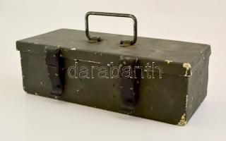 Katonai, fém töltény tároló doboz. / Military ammo cart. 12x29 cm
