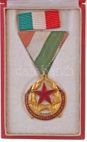 1957. Munkás-Paraszt Hatalomért Emlékérem aranyozott, zománcozott Br kitüntetés mellszalagon, eredeti dísztokban T:1-