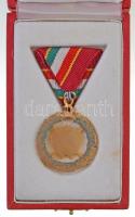 1979. "Fegyverbarátságért Érdemérem arany fokozata" zománcozott, aranyozott Br kitüntetés,...