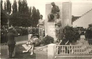 1937 Mád, Pro Patria hősök emlékműve avatási ünnepsége. photo