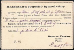 1938 Halászjegy és halászatra jogosító igazolvány dunaföldvári iskolaigazgató részére, paksi kiállítással, pecséttel, 5 P benyomott okmánybélyeggel