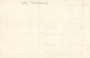 SMS Habsburg osztrák-magyar Habsburg-osztályú pre-dreadnought csatahajó és motorcsónakja / K.u.K. Kr...