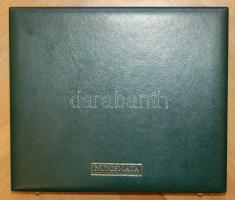 Éremtartó kazetta 2db plüsstálcával 12, ill. 20 férőhellyel, zöld színben, használt