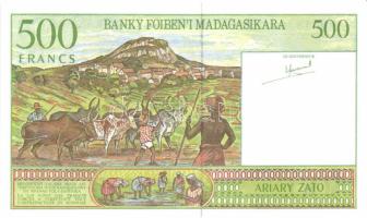 Madagaszkár 1994-1998. 500Fr, 1000Fr, 5000Fr, 2500Fr T:I