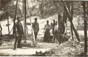 1917 Jassionov (Galícia), osztrák-magyar katonák kútfúrás közben / WWI Austro-Hungarian K.u.K. soldiers trying to drill a well. photo