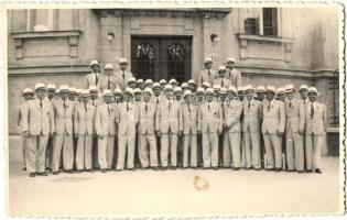 1940 Győr, férfiak csoportképe a június 23-i felvonulásról. photo