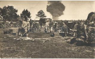 1917 Megzavart ebéd. Gerő László főhdgy. Hadifénykép Kiállítás / WWI Hungarian military, explosion during lunch. So. Stpl