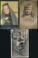 Kézzel színezett fényképek, különböző korokból, 4 db vintage fotó, 14x9 cm