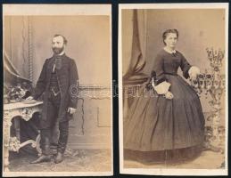 cca 1859 Mayer Gy. pesti fényképíró műterméből 2 db vizitkártya méretű, vintage fotó, az egyik pecséttel jelzett, 10x6 cm