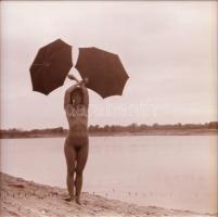 cca 1976 Trombitás Rézi, szolidan erotikus felvételek, 3 db vintage fotó + 6 db vintage negatív (a n...