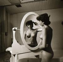 cca 1981 Hegyen, völgyön - szolidan erotikus felvételek, 5 db vintage negatív + 4 db vintage fotó (a...