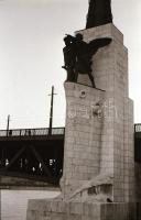 cca 1930 Budapest, 40 db városképes Leicával készített fotónegatív negatív tartóban