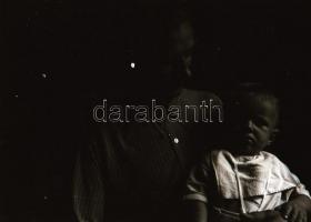 cca 1930 Budapest, 40 db városképes Leicával készített fotónegatív negatív tartóban