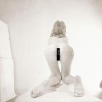 cca 1976 Mindenkinek van egy álma, szolidan erotikus felvételek, 3 db vintage negatív + 4 db vintage...